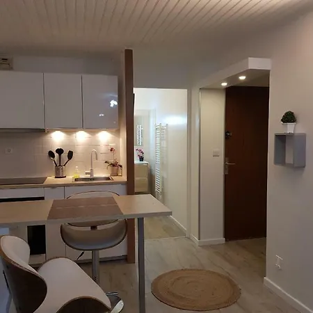 Laurier Appartement *